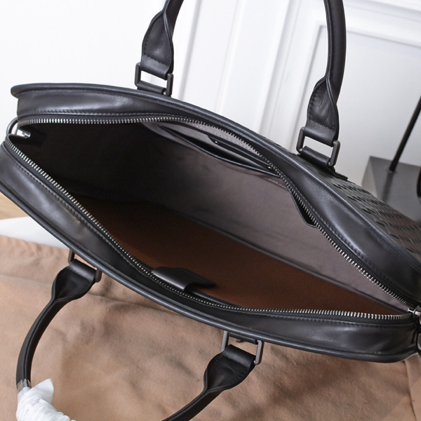 ボッテガヴェネタバッグ全体デザイン